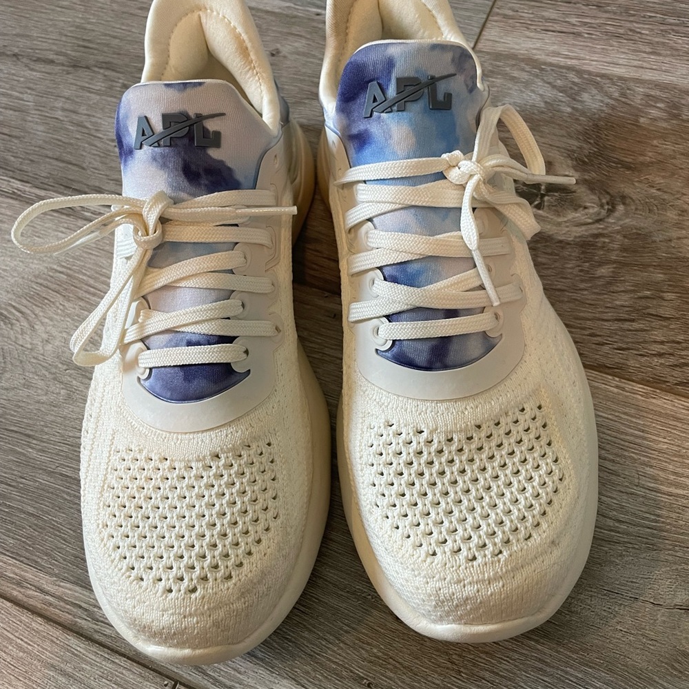 APL Techloom Tracer shoes